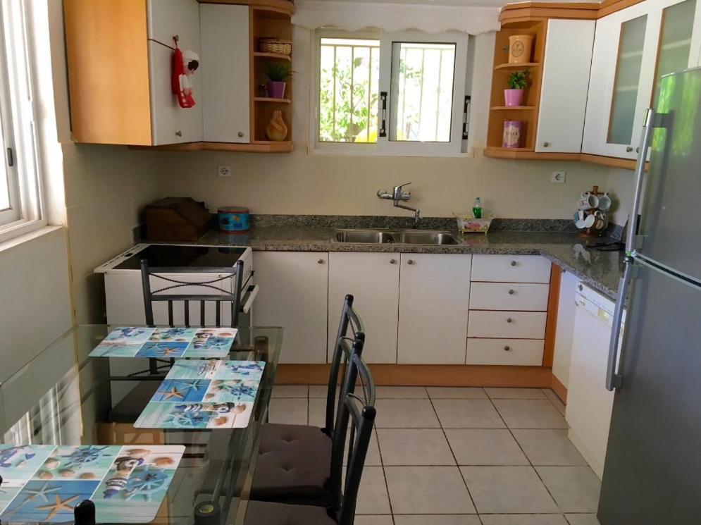 Apartment Near Airport And Beach Artemida  Exterior foto